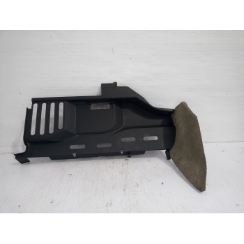 Recambio de moldura para land rover discovery 4 tdv6 hse referencia OEM IAM FBS500102XXX  