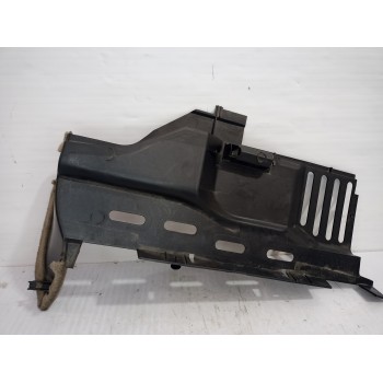 Recambio de moldura para land rover discovery 4 tdv6 hse referencia OEM IAM FBS500102XXX  