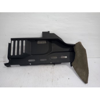 Recambio de moldura para land rover discovery 4 tdv6 hse referencia OEM IAM FBS500102XXX  