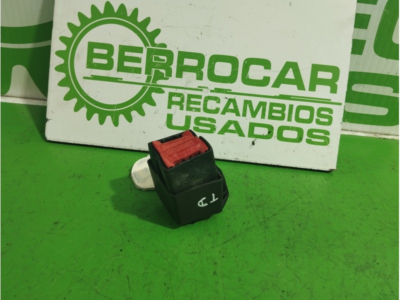 Recambio de enganche cinturon para renault clio ii fase ii (b/cb0) 1.5 dci diesel referencia OEM IAM 7700429723C  