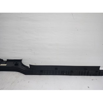 Recambio de moldura para land rover discovery 4 tdv6 hse referencia OEM IAM EMH500160  