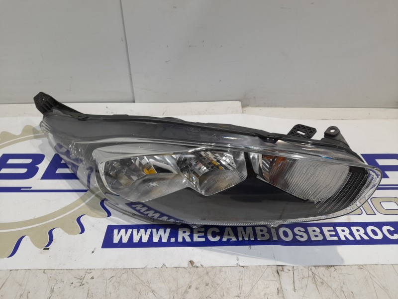 Recambio de faro derecho para ford fiesta (ccn) referencia OEM IAM 77RHCRRL  