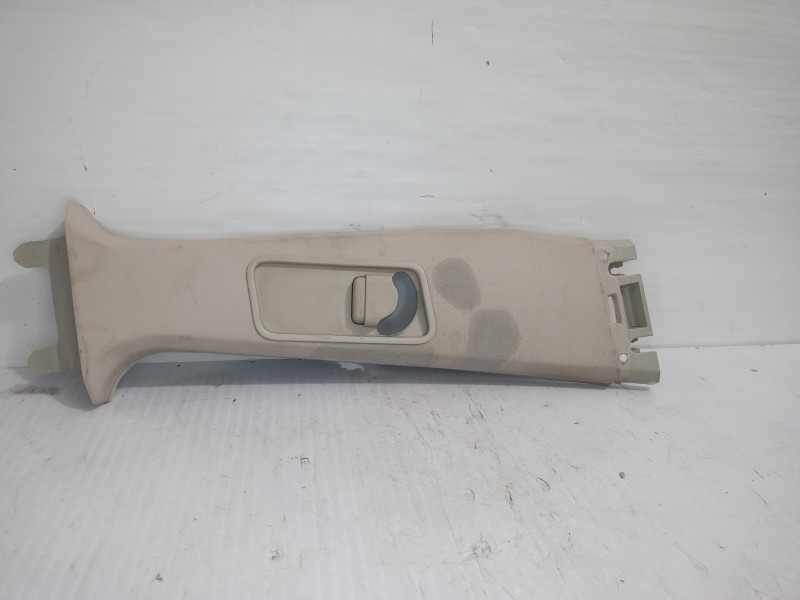 Recambio de moldura para land rover discovery 4 tdv6 hse referencia OEM IAM EMG500261  