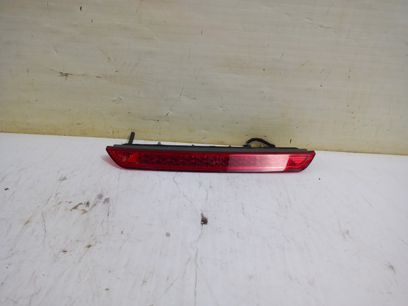 Recambio de luz central de freno para opel grandland x design line referencia OEM IAM 9688016380  