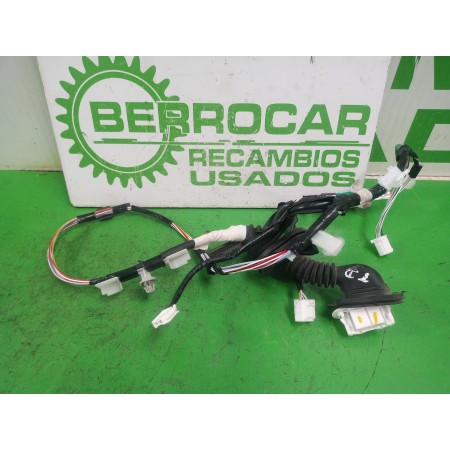 Recambio de cableado puerta para toyota auris touring sports (e18) active referencia OEM IAM 8215302B30  