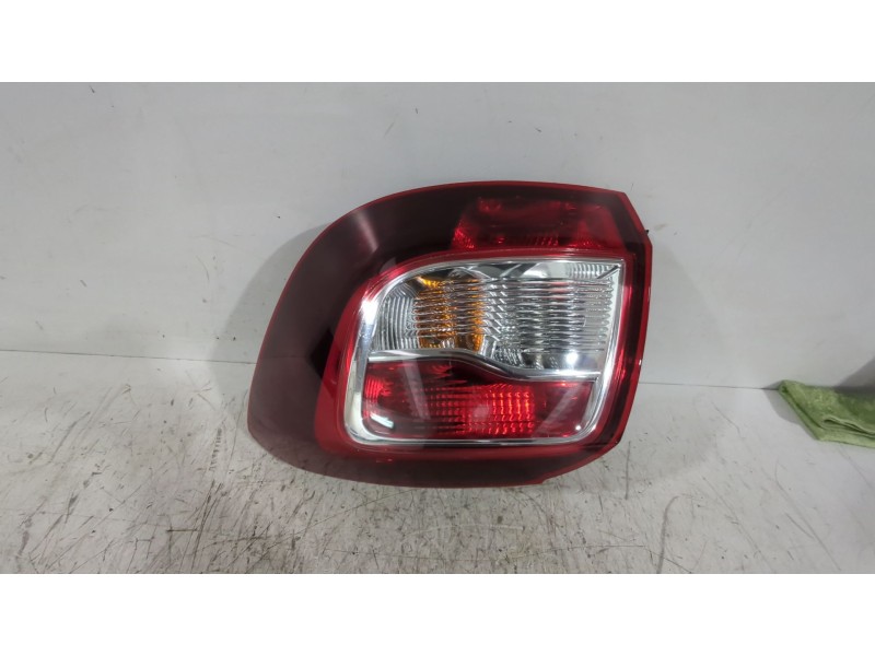 Recambio de piloto trasero derecho para dacia sandero ii (b8_) 1.5 dci referencia OEM IAM 265506669R  