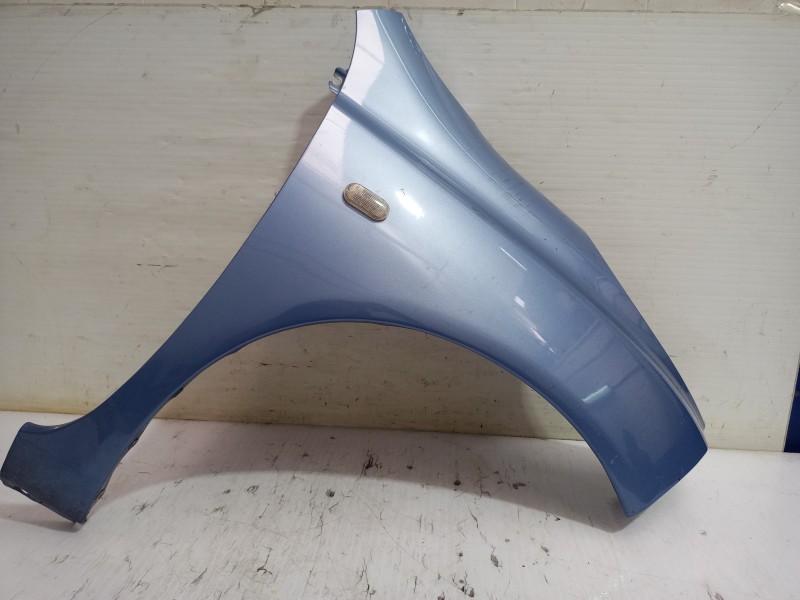 Recambio de aleta delantera derecha para nissan micra (k12e) sport referencia OEM IAM 63100AX630  