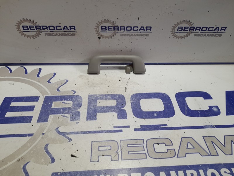 Recambio de asidero techo para toyota rav 4 2.2 d-4d cat referencia OEM IAM 5746312011  