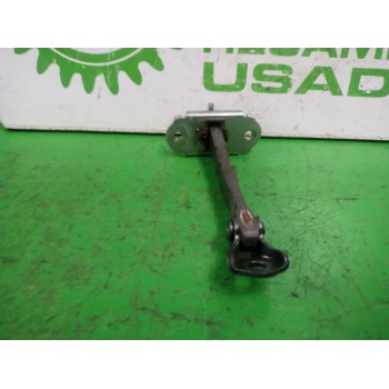 Recambio de retenedor puerta para toyota auris touring sports (e18) active referencia OEM IAM 6861002240  