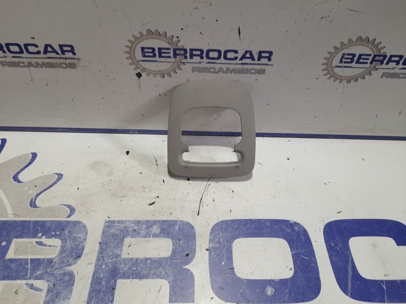 Recambio de moldura para toyota rav 4 2.2 d-4d cat referencia OEM IAM 7313742020  