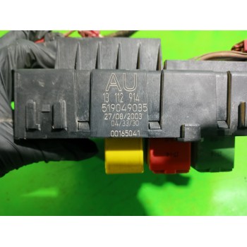 Recambio de caja reles / fusibles para opel vectra c berlina gts referencia OEM IAM 519049035  