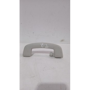 ASIDERO TECHO TRASERO DERECHO 2G0857643 