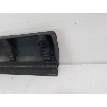 Recambio de moldura para land rover discovery 4 tdv6 hse referencia OEM IAM AH2217K950AB  