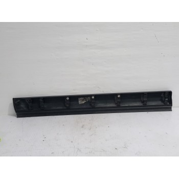 Recambio de moldura para land rover discovery 4 tdv6 hse referencia OEM IAM AH2217K950AB  