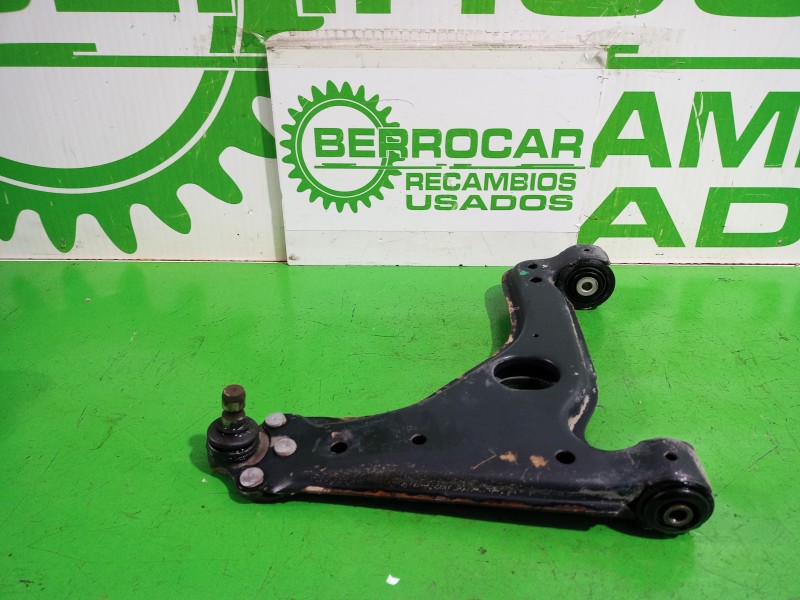 Recambio de brazo suspension superior delantero derecho para opel zafira a elegance referencia OEM IAM 5352017  