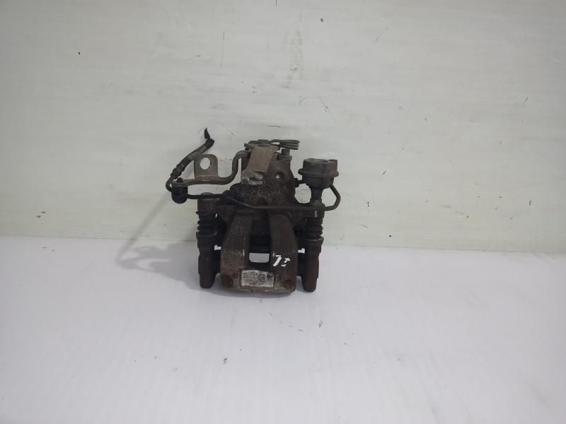 Recambio de pinza de freno trasera izquierda para citroën c4 grand picasso avatar referencia OEM IAM 1651755880  