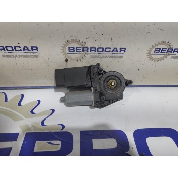 Recambio de motor elevalunas delantero izquierdo para volkswagen passat berlina (3b2) referencia OEM IAM 0130821895  