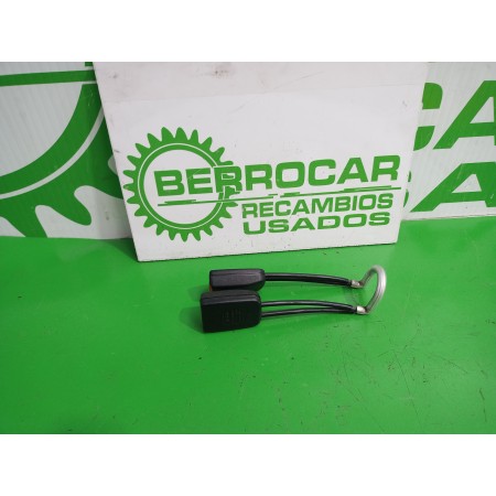 Recambio de enganche cinturon para volkswagen golf iii berlina (1h1) 1.9 diesel referencia OEM IAM 1H0857739A  