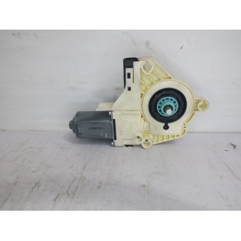 Recambio de motor limpia trasero para land rover discovery 4 tdv6 hse referencia OEM IAM DLB500074  