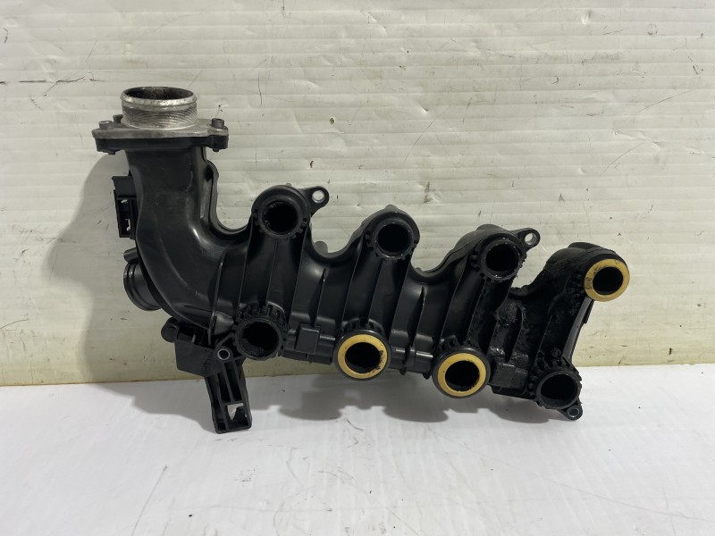 Recambio de colector admision para peugeot 207 confort referencia OEM IAM 361N3  