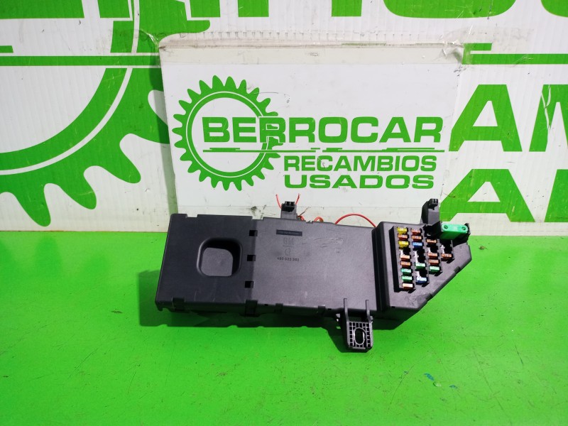 Recambio de caja reles / fusibles para opel vectra c berlina gts referencia OEM IAM 13165970  