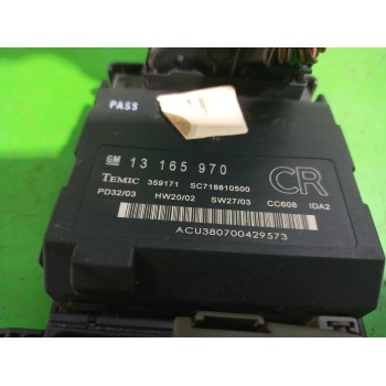 Recambio de caja reles / fusibles para opel vectra c berlina gts referencia OEM IAM 13165970  