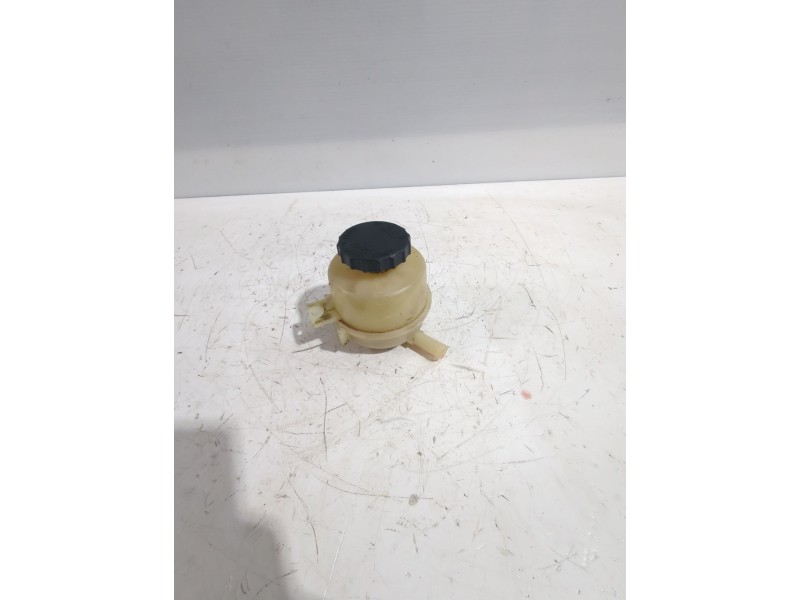 Recambio de deposito servo para kia rio i sedán (dc_) 1.3 referencia OEM IAM 0K30B32690D  