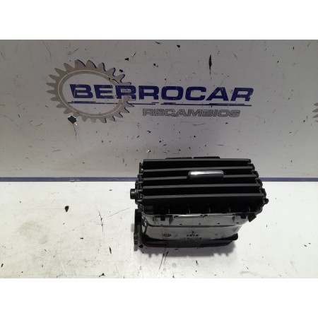 Recambio de aireadores para toyota avensis berlina (t25) 1.8 16v cat referencia OEM IAM BOURBON 8494  