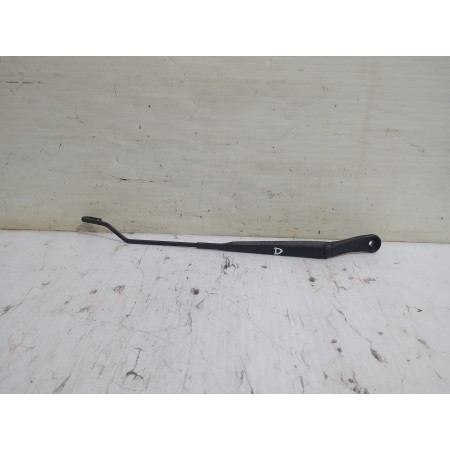 Recambio de brazo limpia delantero derecho para nissan micra (k12e) sport referencia OEM IAM 80008647  