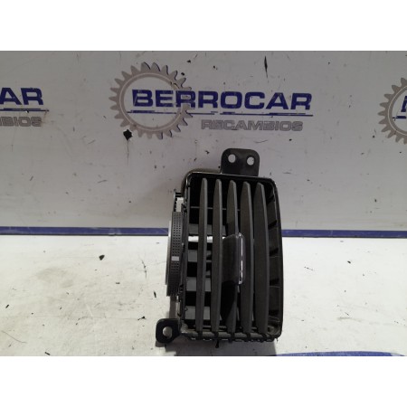 Recambio de aireadores para toyota corolla verso (r1) 2.2 d-cat referencia OEM IAM 5565064010  