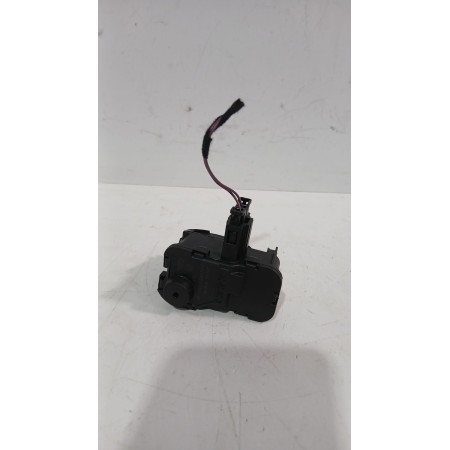 Recambio de motor tapa combustible para volkswagen t-roc (a11, d11) 1.6 tdi referencia OEM IAM 810773F  