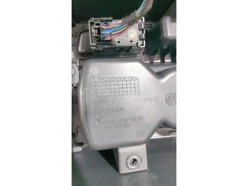 Recambio de consola central para volkswagen t-roc (a11, d11) 1.6 tdi referencia OEM IAM 2GA862534  