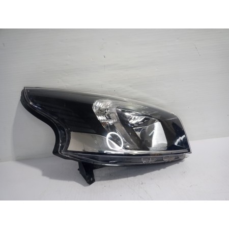Recambio de faro derecho para renault trafic furgón l1h1 2,7t referencia OEM IAM 260101161R  