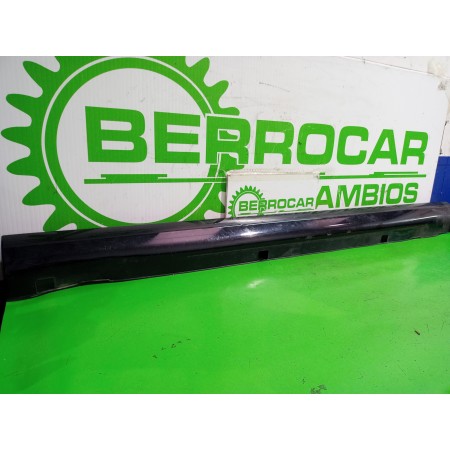 Recambio de talonera derecha para kia sorento i (jc) 2.5 crdi referencia OEM IAM 877723E500  