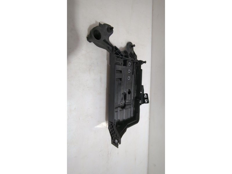 Recambio de soporte bateria para volkswagen t-roc (a11, d11) 1.6 tdi referencia OEM IAM 5Q0915321J  