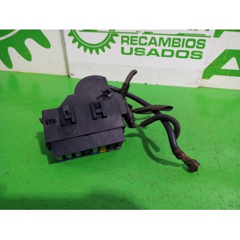 Recambio de caja reles / fusibles para opel zafira a elegance referencia OEM IAM 9685661  