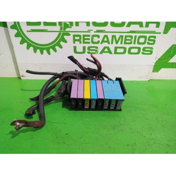 Recambio de caja reles / fusibles para opel zafira a elegance referencia OEM IAM 9685661  