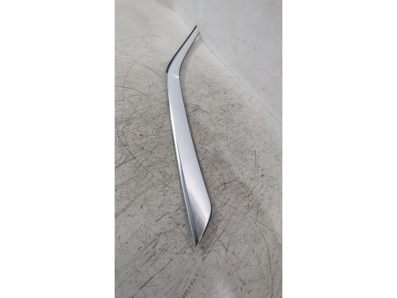 Recambio de moldura para volkswagen t-roc (a11, d11) 1.6 tdi referencia OEM IAM 2GA853346  