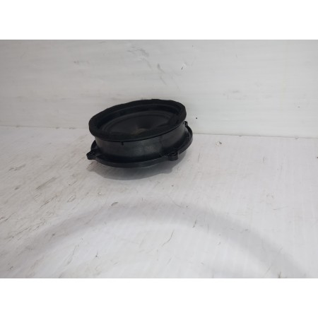 Recambio de altavoz puerta trasera derecha para land rover discovery 4 tdv6 hse referencia OEM IAM XQM500510  
