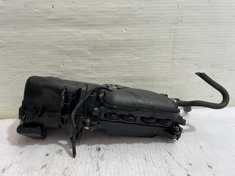 Recambio de caja filtro aire para nissan micra (k12e) sport referencia OEM IAM 16500AX605  