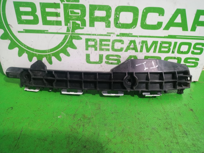 Recambio de soporte paragolpe trasero para toyota auris touring sports (e18) active referencia OEM IAM 5257602091  