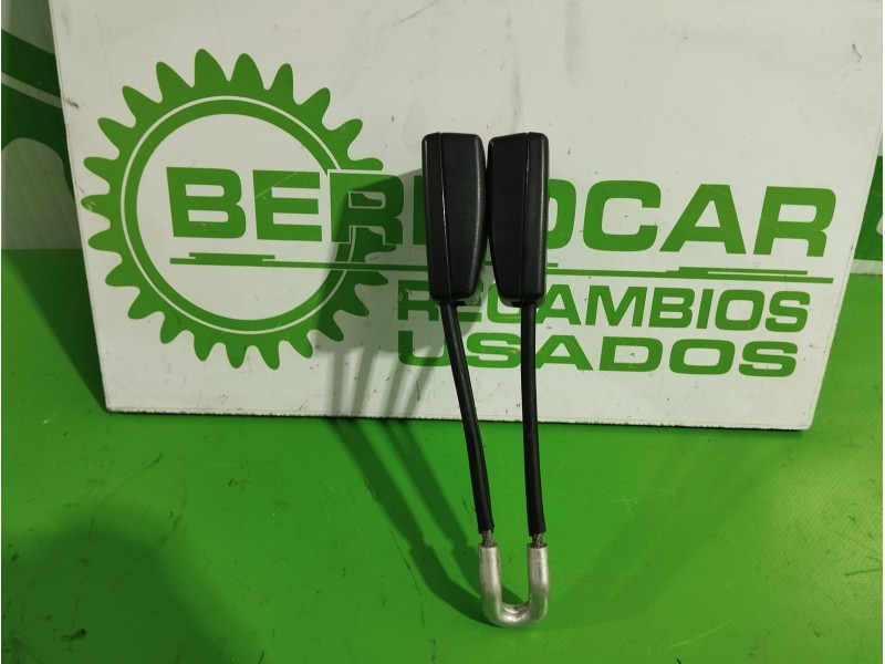 Recambio de enganche cinturon para seat toledo (1m2) 1.9 tdi referencia OEM IAM 1C0857488A  