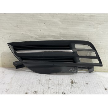 REJILLA PARAGOLPES DERECHA 62320AX600 