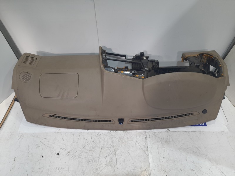 Recambio de salpicadero para ssangyong kyron 2.0 xdi referencia OEM IAM 7650A09010  