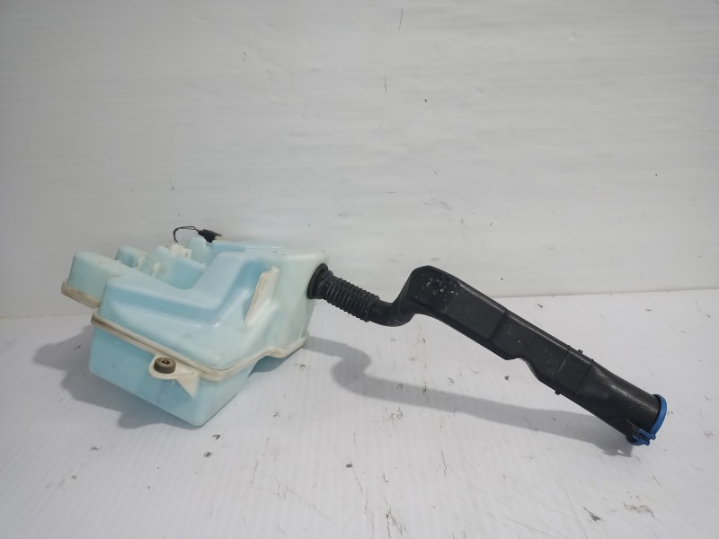 Recambio de deposito limpia para land rover discovery 4 tdv6 hse referencia OEM IAM AH2217A645AD  