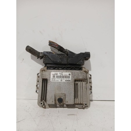 Recambio de centralita motor uce para opel astra h (a04) 1.7 cdti (l48) referencia OEM IAM 55556829  