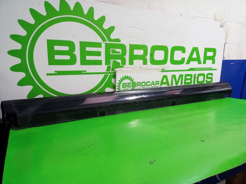 Recambio de talonera izquierda para kia sorento i (jc) 2.5 crdi referencia OEM IAM 877703E500  