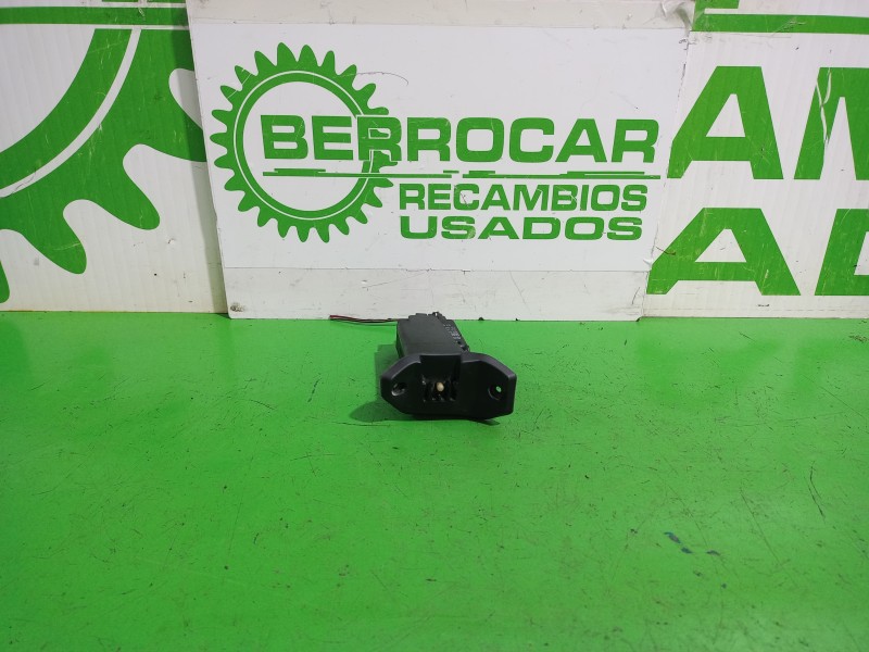 Recambio de motor tapa combustible para opel zafira a elegance referencia OEM IAM 24411353  
