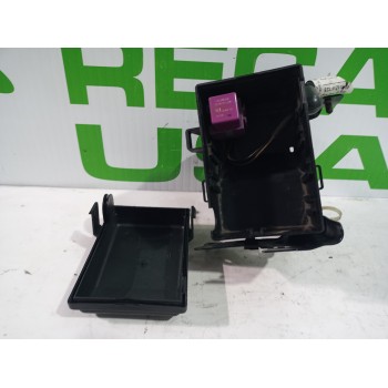 Recambio de caja reles / fusibles para opel astra g berlina 1.6 16v referencia OEM IAM 90560119  