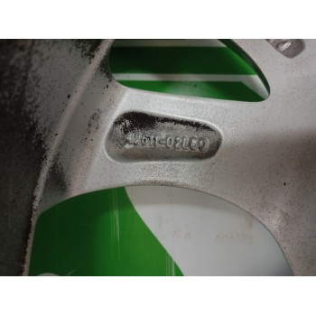 Recambio de llanta para toyota auris touring sports (e18) active referencia OEM IAM 4261102L80  